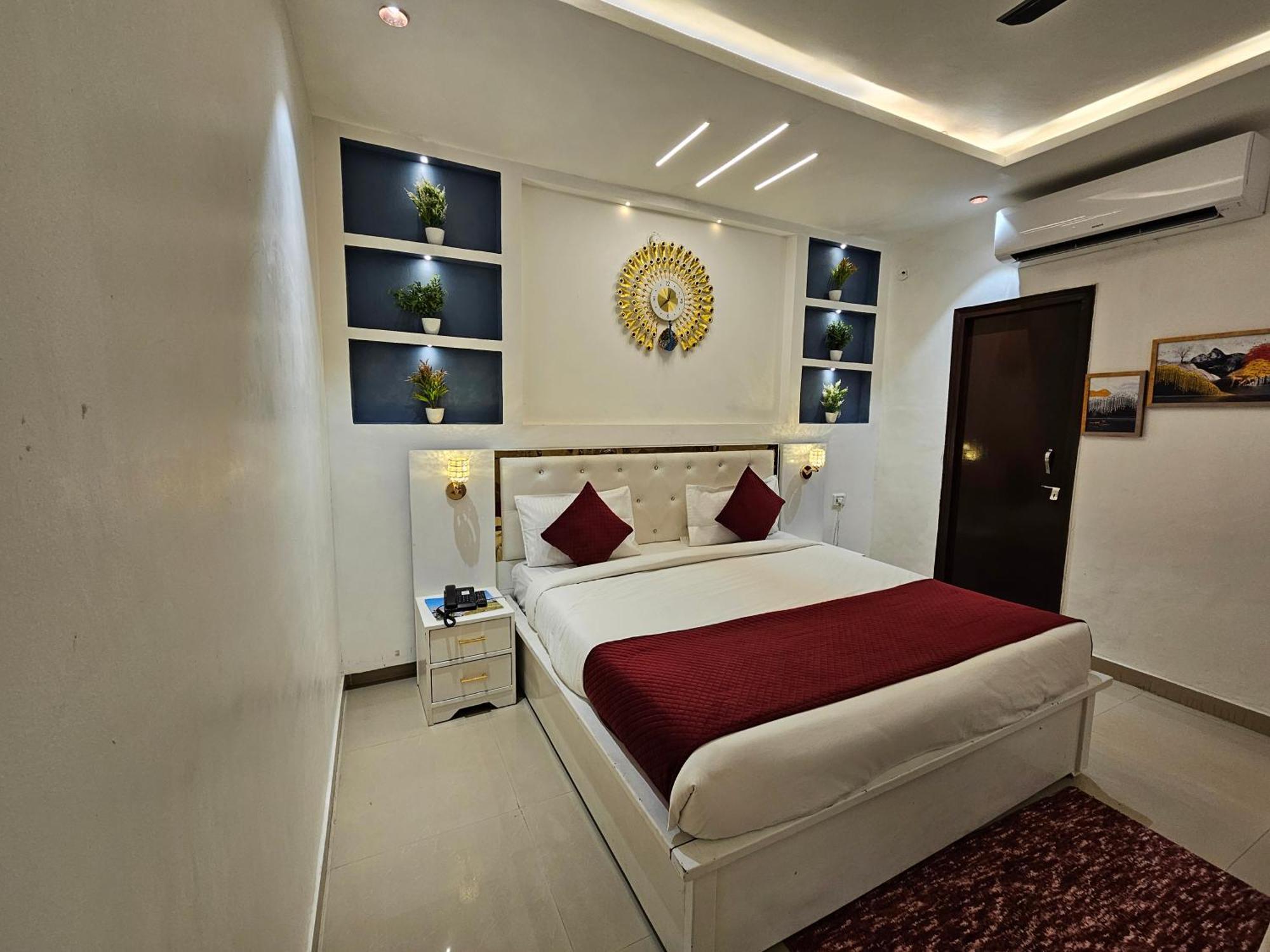 Elegance Resort Vrindāvan Eksteriør billede