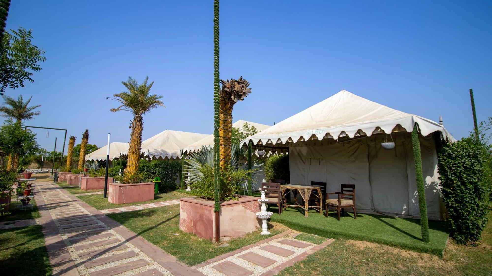 Elegance Resort Vrindāvan Eksteriør billede