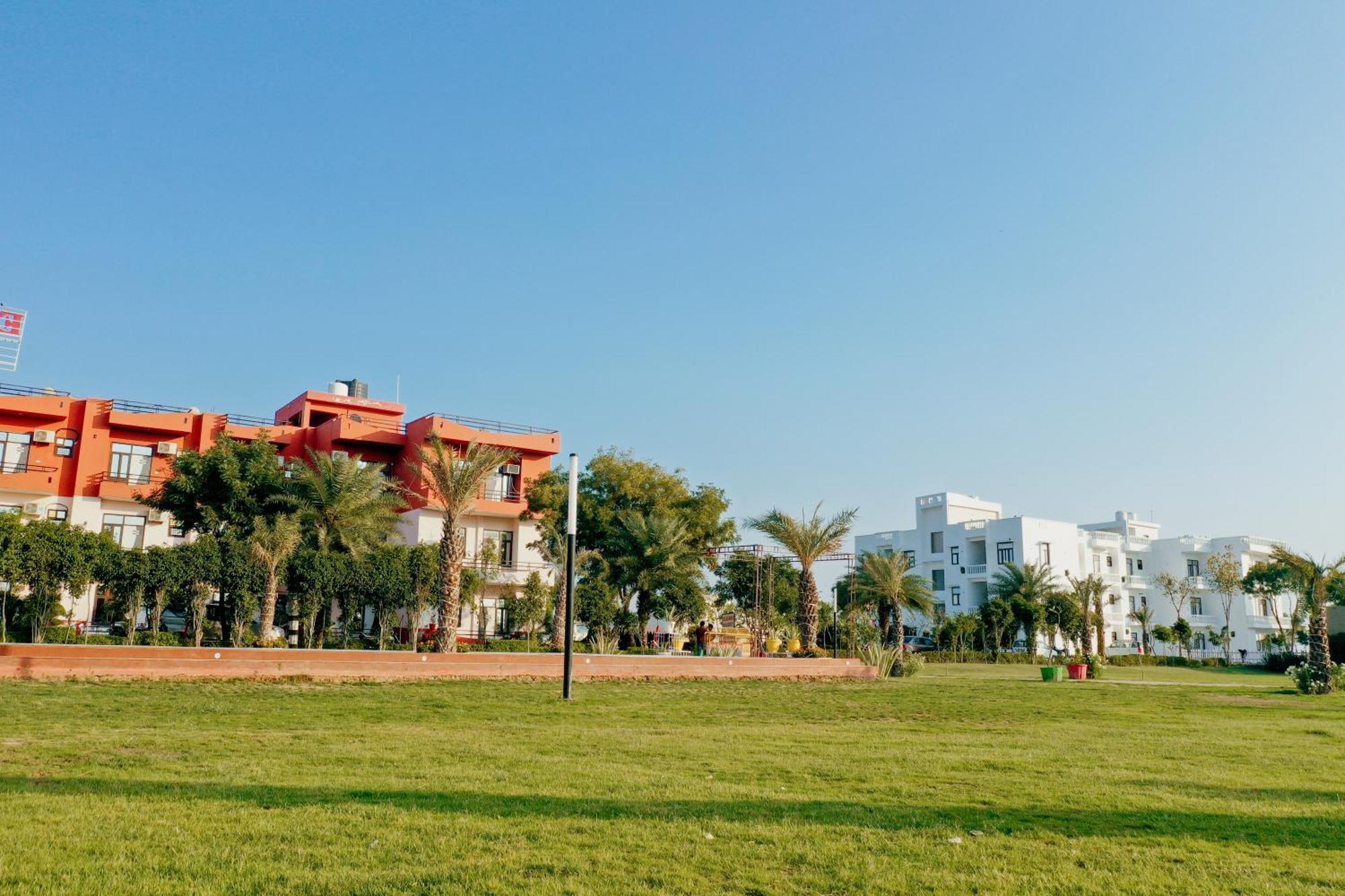 Elegance Resort Vrindāvan Eksteriør billede