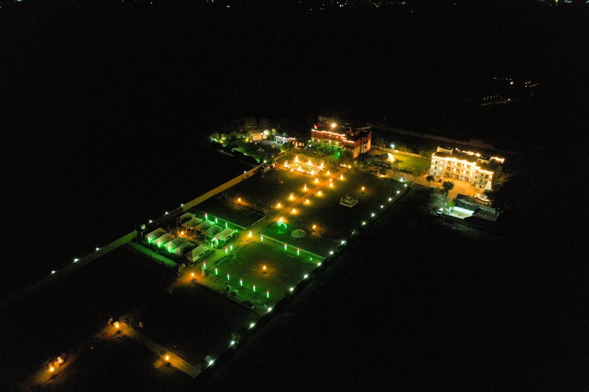 Elegance Resort Vrindāvan Eksteriør billede